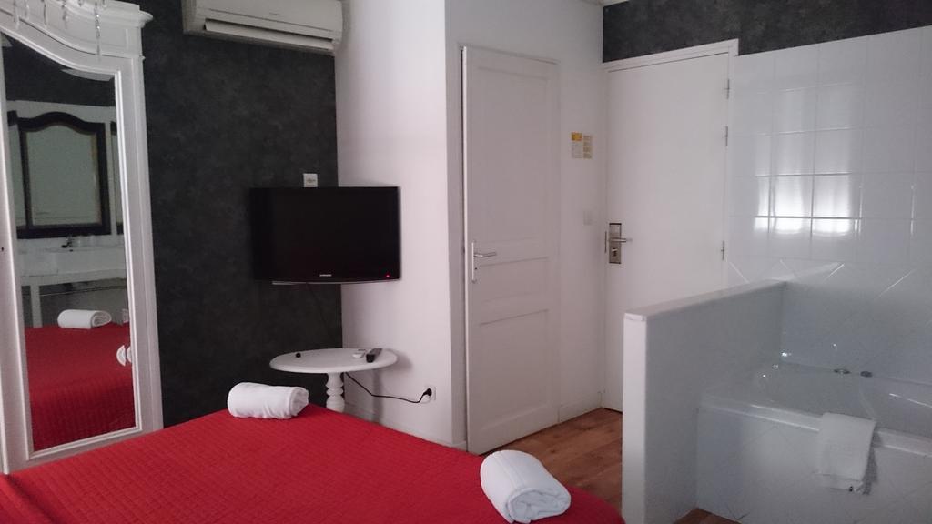Hotel Le 5 Мартиг Экстерьер фото