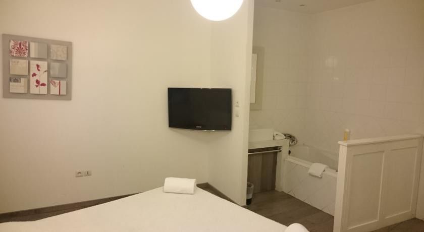 Hotel Le 5 Мартиг Экстерьер фото
